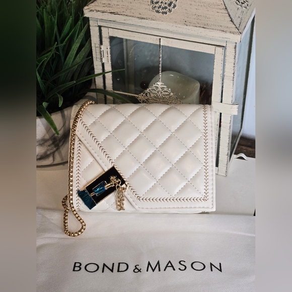 Bond & Mason "The Sasha" White Quilted Crossbody Bag - Picture 11 of 11